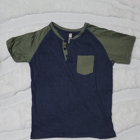MTL Apparel Two-Tone Blue and Green Henley Shirt - Picture 1 of 3